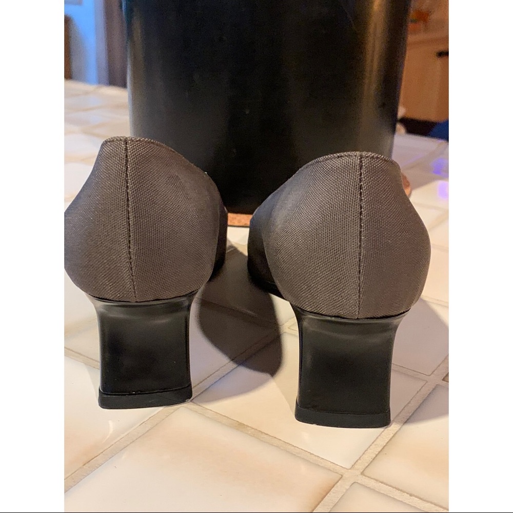 🤩Anne Klein Grosgrain Fabric  Olive Heels 👠8M - Picture 4 of 6